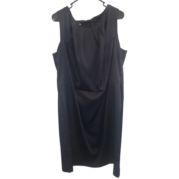 Women's Dress with belt - Picture 2 of 2